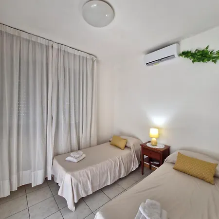 Angela S Corner Apartament *